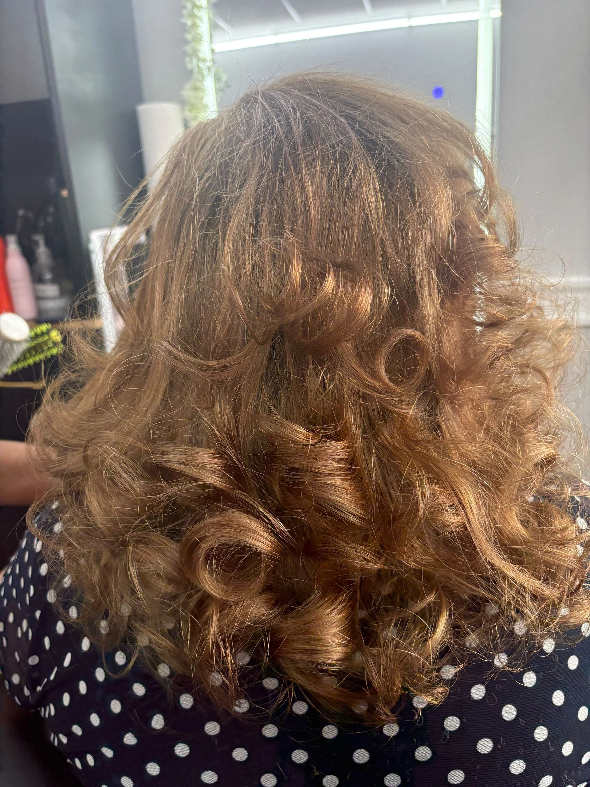 Curly hair result at Madame Luxury